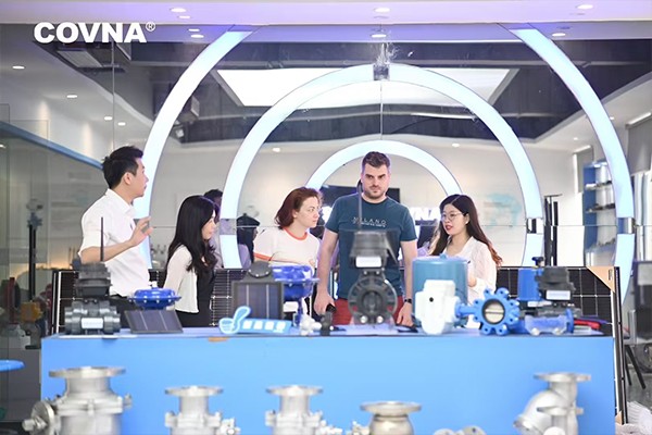 COVNA, Fuar Sonrası Fabrika Ziyaretleriyle Rusya İş Bağlarını G&uuml;&ccedil;lendiriyor